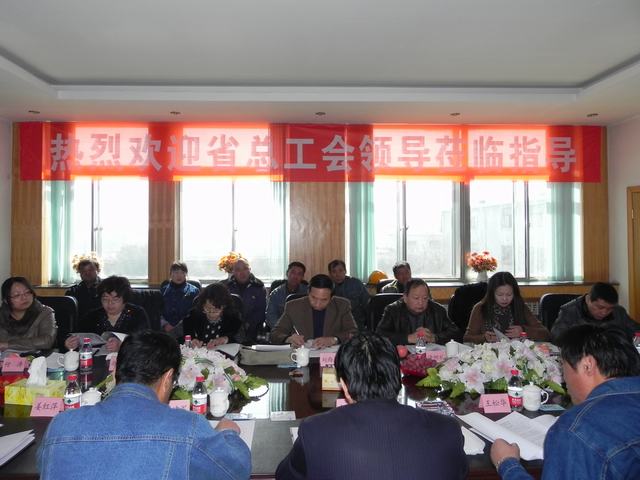 深入車(chē)間班組、&ldquo;零距離&rdquo;接觸職工、體驗(yàn)職工生活、傾聽(tīng)職工心聲