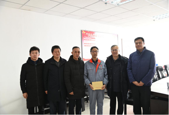 走訪慰問(wèn)專家人才，為人才創(chuàng)新?tīng)I(yíng)造良好的環(huán)境